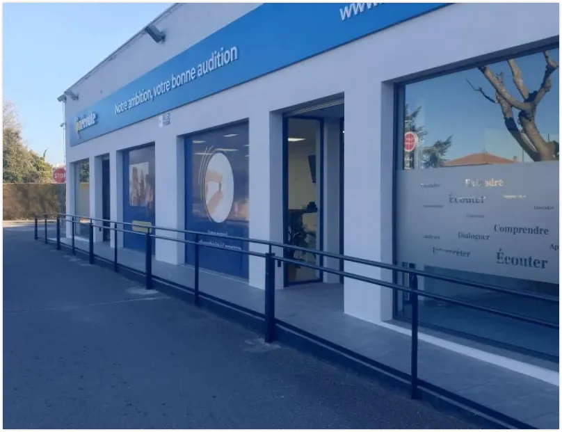Vitrophanie d’un troisième centre Onécoute